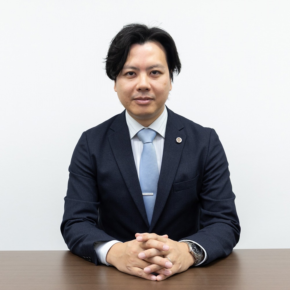 弁護士・税理士 真鍋 亮平